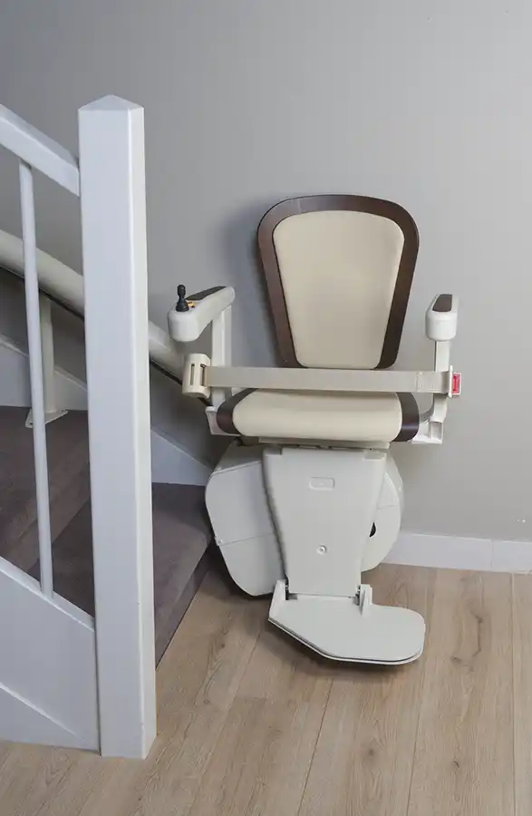 Savaria Freecurve with Alliance seat from ElectroEase Stair Lifts